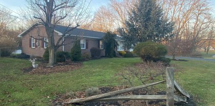 137 Mt. Pleasant Rd, Fayetteville