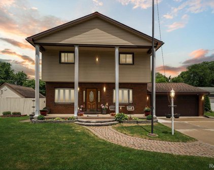 5065 NORTHLAWN, Sterling Heights