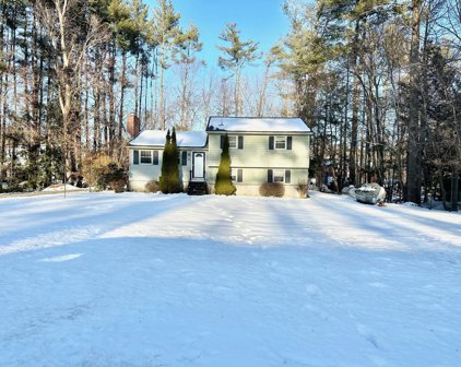 11 Collins Avenue, Merrimack