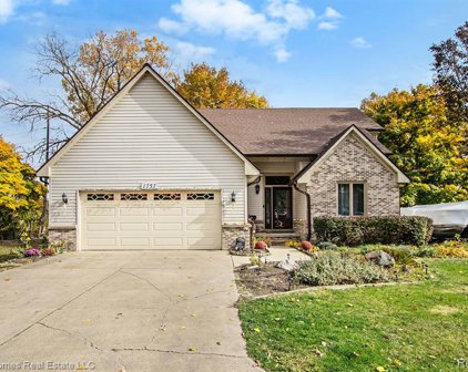 1757 Thorndale, Commerce Twp