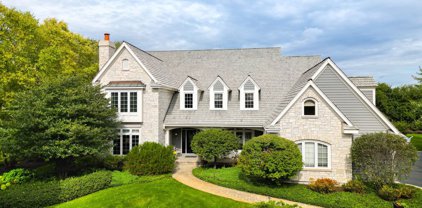 5216 W River Bend Drive, Libertyville