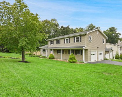 1336 Ellen Lane, Yorktown
