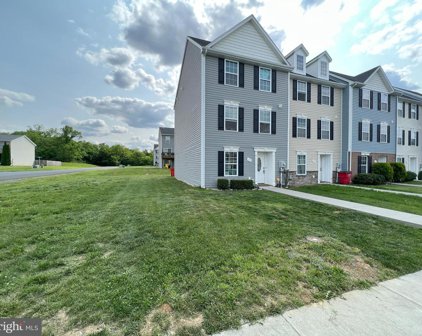 15 Hanger Ct, Inwood