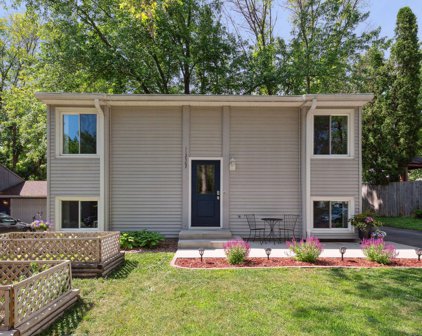 112507 Ramsey Court, Chaska