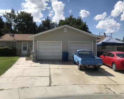 9291-9293 Austin St, Garden City
