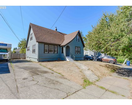 383 N FOLSOM ST, Coquille