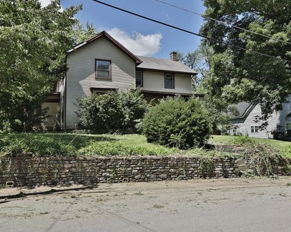 718 Seventh St, Shelbyville