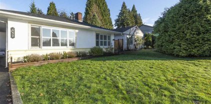 452 W 24th Street, North Vancouver