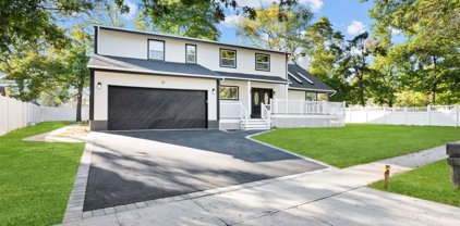 26 Jefferson Avenue, Northport