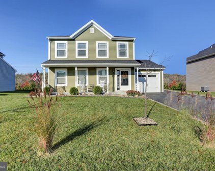 20 W Clarissa Dr, Shippensburg