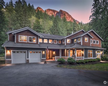 7402 Moon Valley Road SE, North Bend