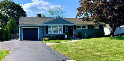 61 Garden Drive, East Providence