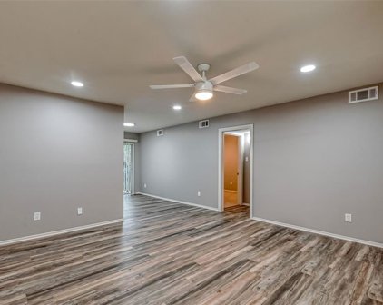 8211 Kingsbrook Road Unit 205, Houston