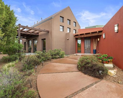 92 Paseo Del Conejo, Santa Fe