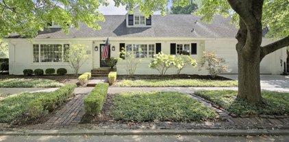 800 S Waiola Avenue, La Grange