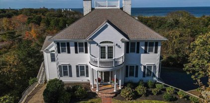 37 Winding Way, Dennis