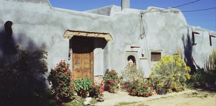 108 Dimas Ln, Taos