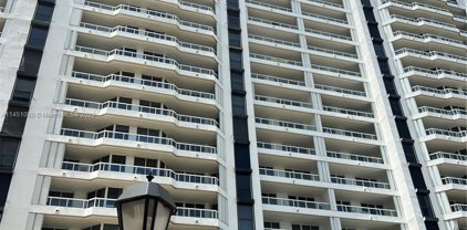 21205 Yacht Club Dr Unit #2708, Aventura