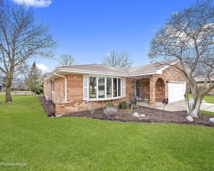 1516 Baker Place, Downers Grove