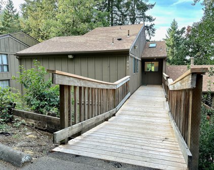 401 STONEWOOD DR, Eugene