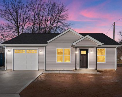 101 S Main  Street, Eolia