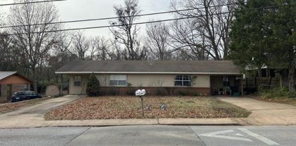 957, 977, 979 S Hill  Avenue, Fayetteville