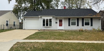 121 Crestwood Drive, Streamwood