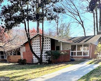 6420 Hollins Dr, Bethesda