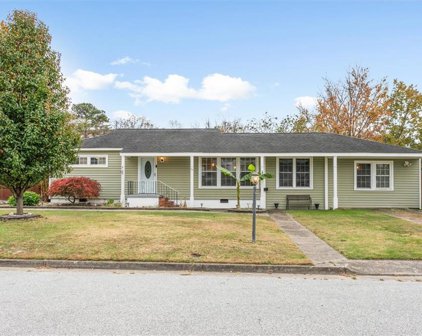 56 Sinton Road, Newport News Midtown East