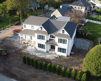 518 Quinobequin Rd, Newton