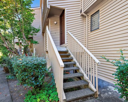 12044 96th Avenue NE Unit #221, Kirkland