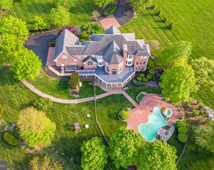 22697 Hillside Cir, Leesburg