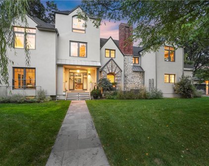 16 Hamilton Avenue, Eastchester