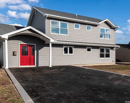 19 Bond Lane, Hicksville