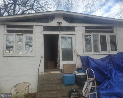 1114 Hill Rd, Hyattsville