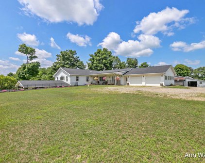10355 North Avenue, Dowling
