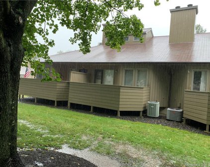 71 Far View Commons Unit 71, Southbury
