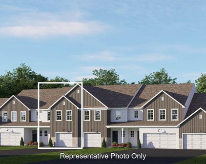 7864 Oak Brook Dr, Harrisburg