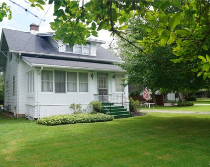 129 Indian Trail Road, Amherst