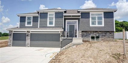 8901 NE 118th Court, Kansas City