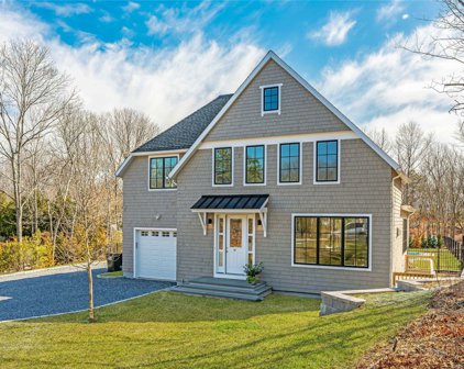 42 Squires Boulevard, Hampton Bays