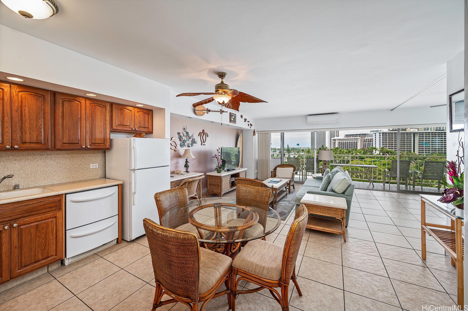 2141 Kalia Rd Parkingnull