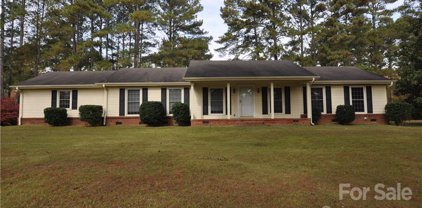 648 Pineview Lakes  Drive, Chester