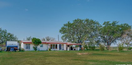 2935 Fm 1333, Poteet