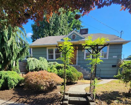 3911 SW Webster Street, Seattle