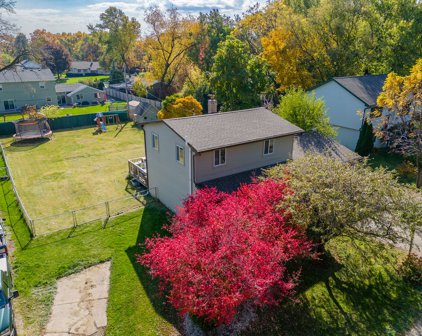 1435 Lund Avenue, Algonquin