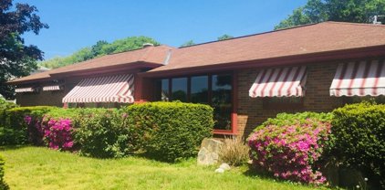 585 High St, Clinton