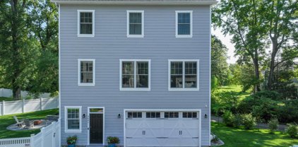 3641 Beach Drive Blvd, Edgewater
