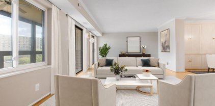 8360 Greensboro Dr Unit #601, Mclean