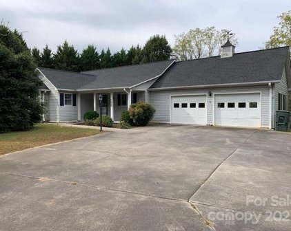 1106 Harrisburg Sw Drive, Lenoir